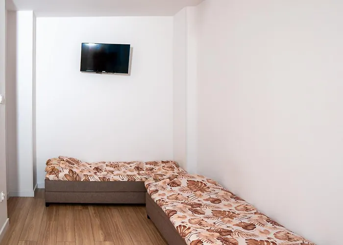Chrzanowskiego Hostal
